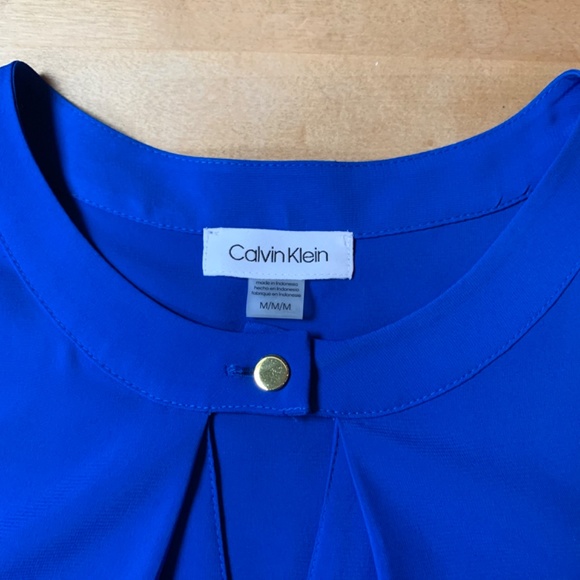 NWOT CK Dacian Keyhole Detail Blouse - Picture 5 of 9